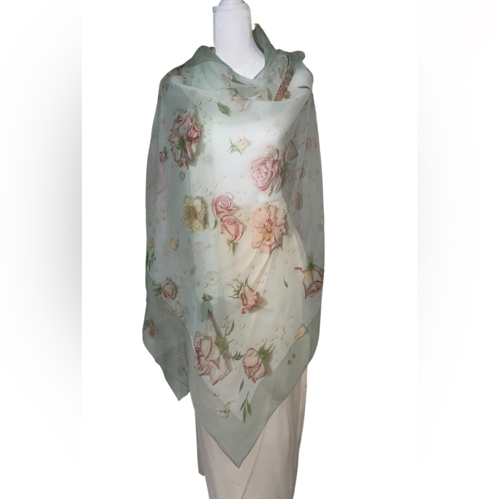 Beautiful Authentic Vintage Hermès silk chiffon scarf!